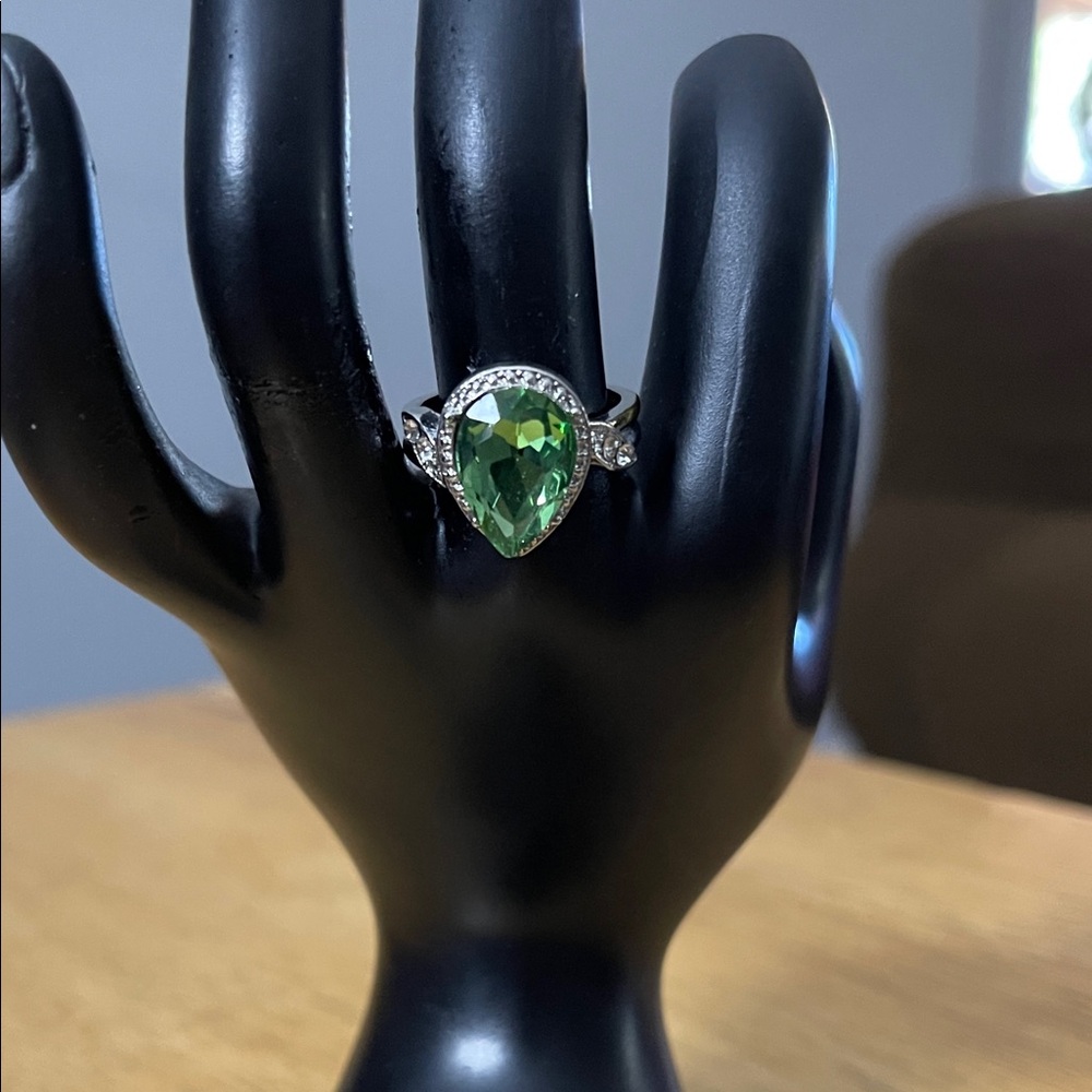 Elegant Green Gemstone Silver Ring
